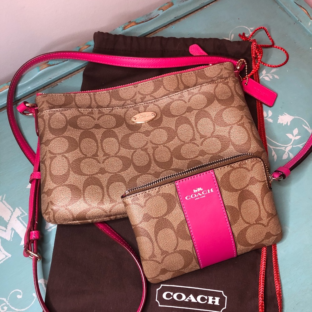 🚨Coach🚨 Brown💗Pink purse & matching wristlet💕